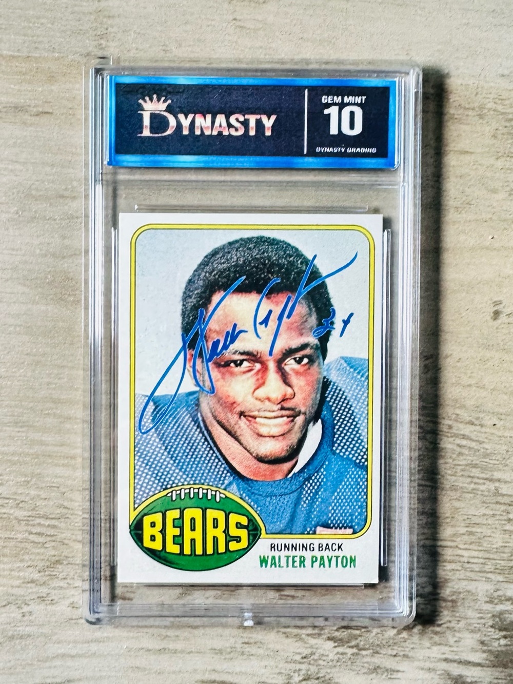 Walter Payton Signed Rookie 1976 Topps #148 Gem Mint 10 Novelty Football Card.